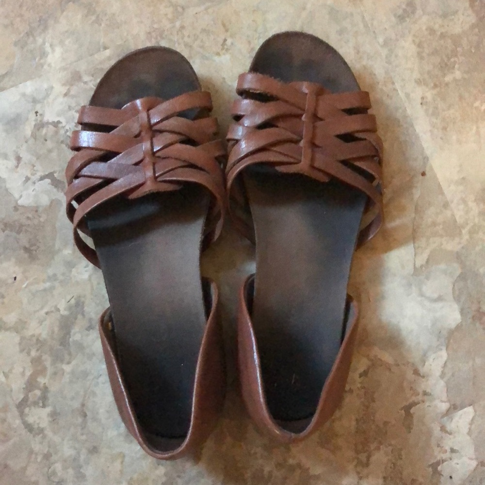 Flat strappy sandals